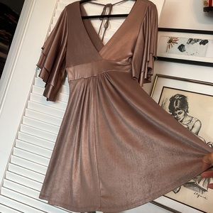 Beautiful short dress ideal for party o evening